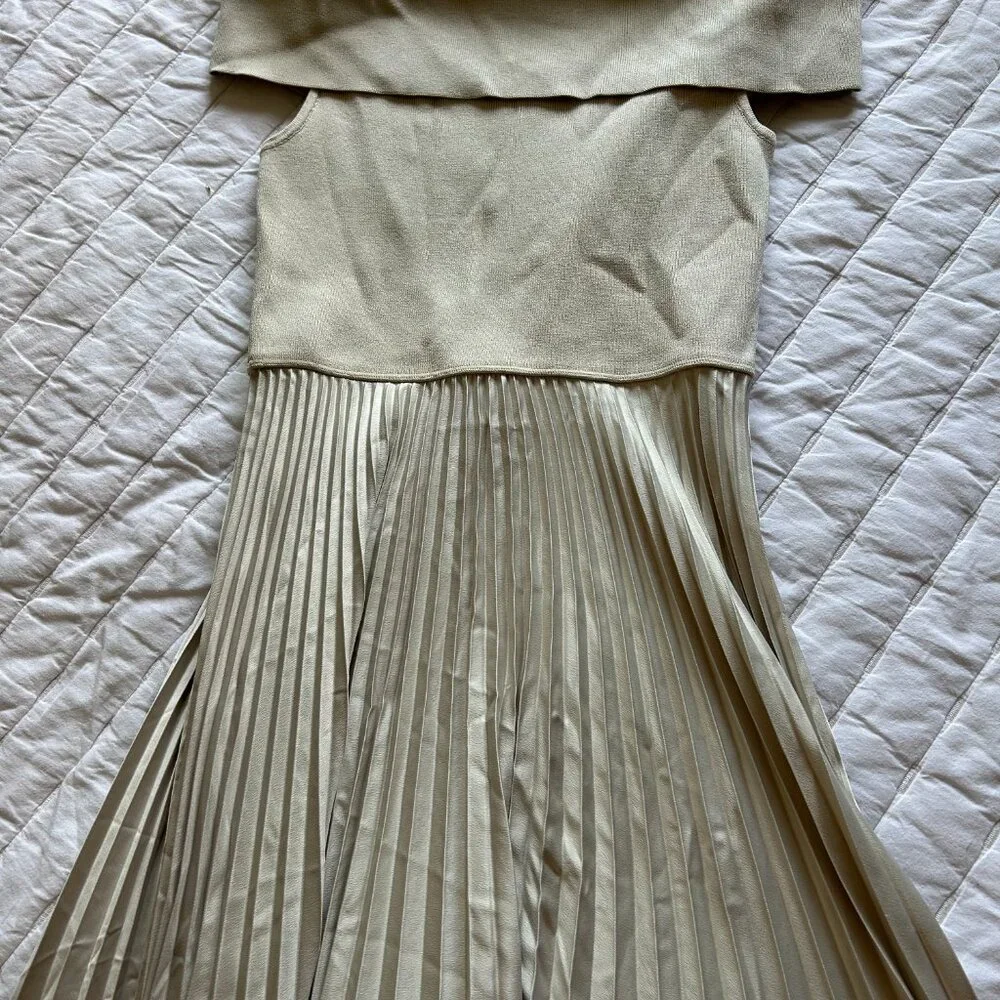 Polo Ralph Lauren Hybrid Off-The-Shoulder Pleated Dress - Picture 5 of 5